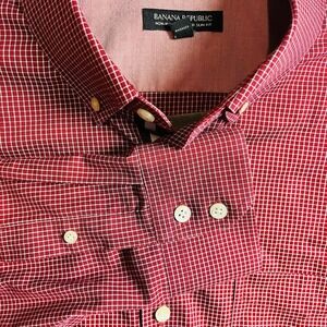Banana Republic Mens XL  Tailored Slim Fit Red  Non Iron Cotton Dress Shirt